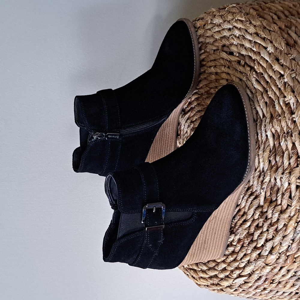 NWOT Blondo Womens Natalia Waterproof Black‎ Suede Ankle Wedge Booties S-8